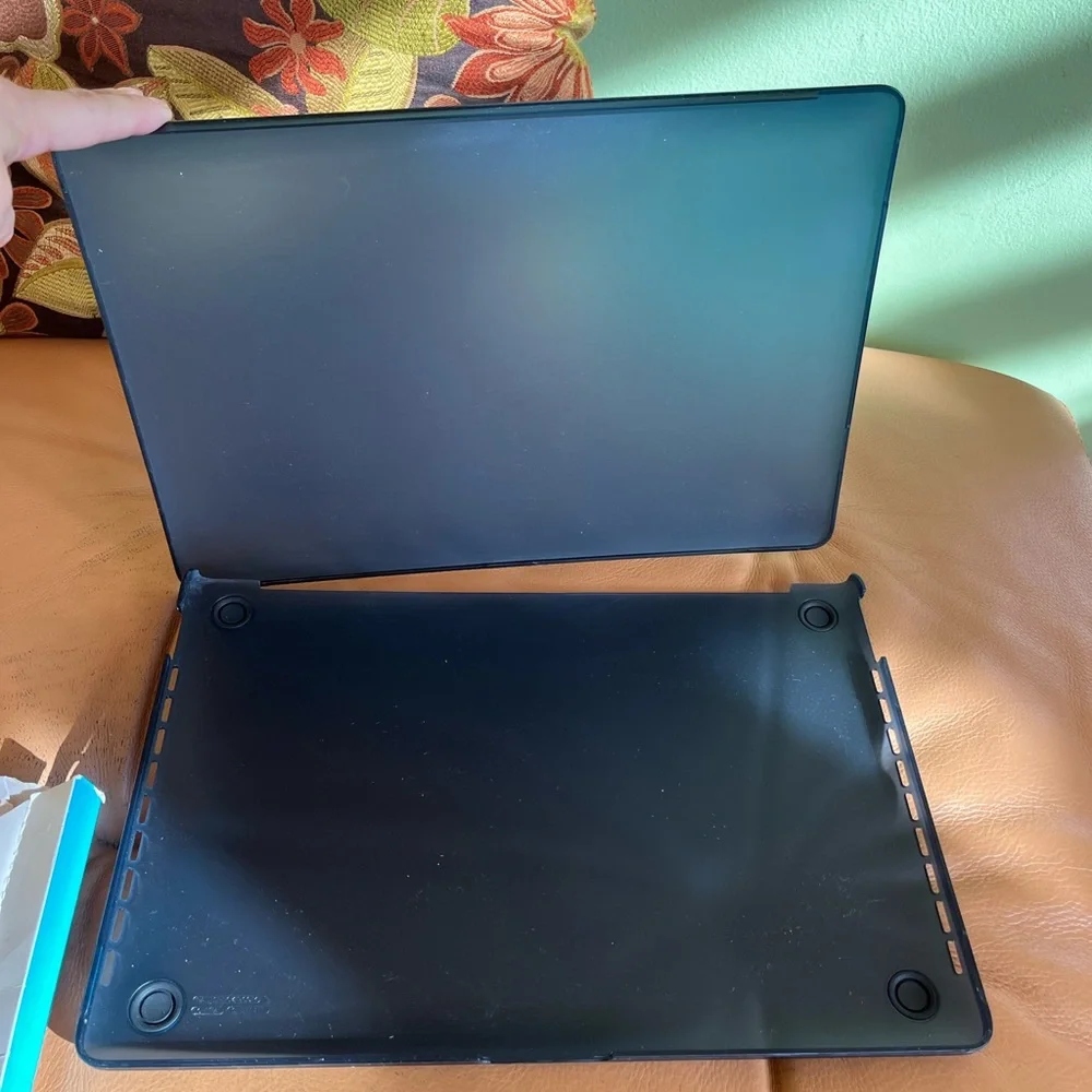 Speck Case for MacBook 2017 and earlier NWT